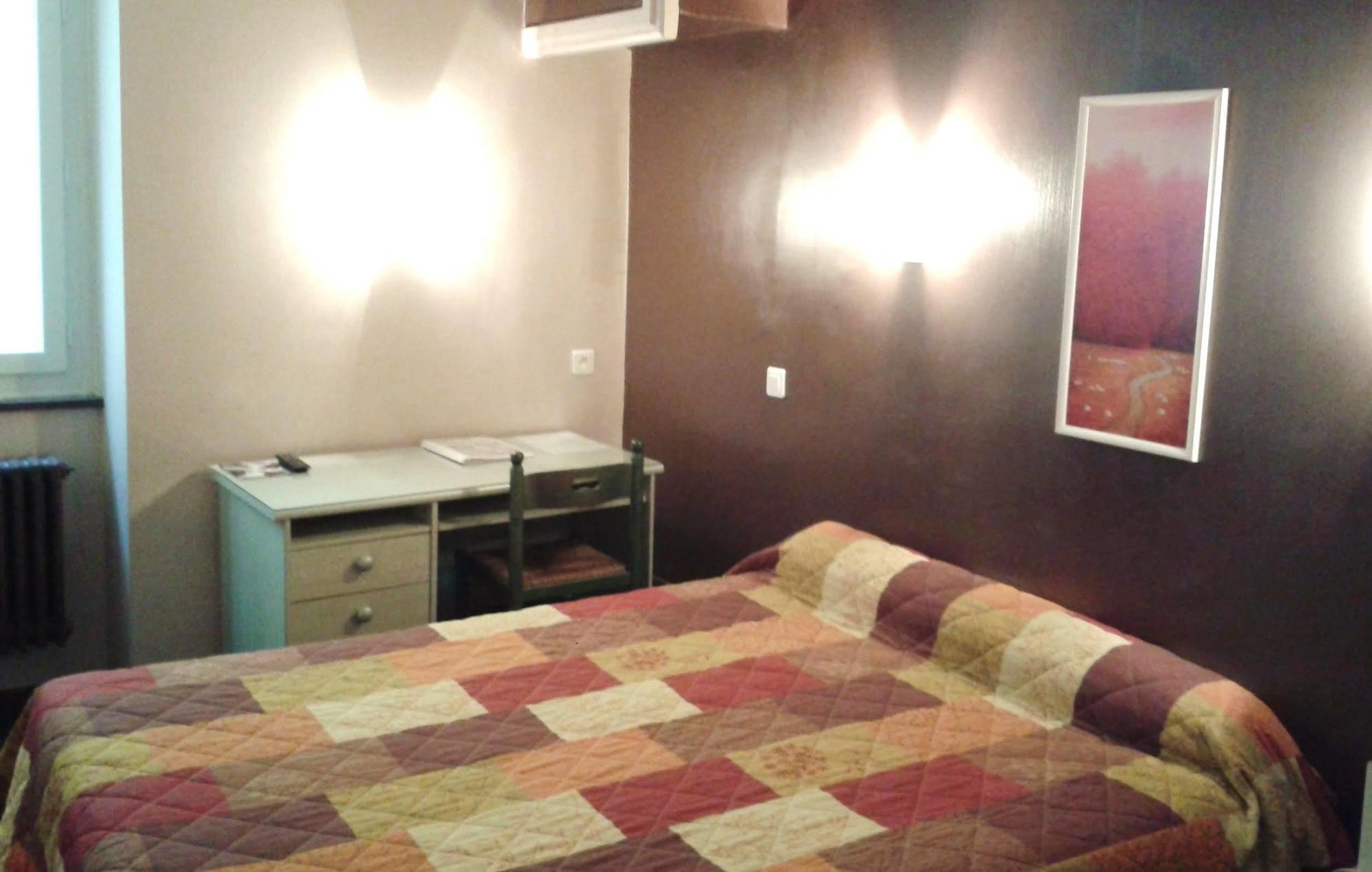 Logis Hotel Saint Jacques Valence  Kültér fotó